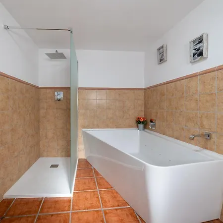 Holiday home Masia Magan Lux, Ideal Grupos 20pax *